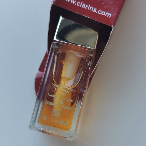 Brand new Clarins Paris lip oil - Picture 3 of 3